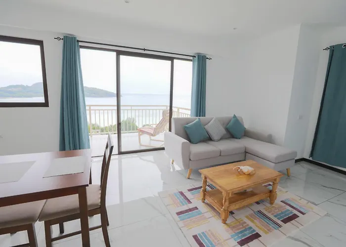 Jolie View Self Catering *