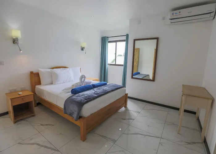 Jolie View Self Catering * Victoria