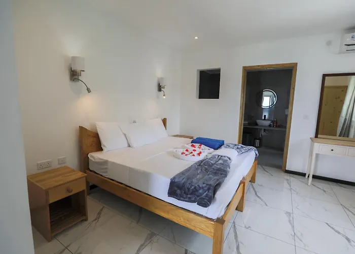 Jolie View Self Catering *