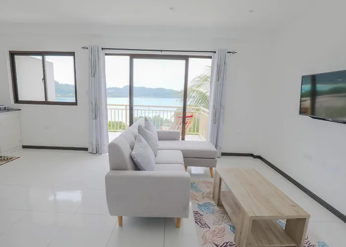 Jolie View Self Catering *